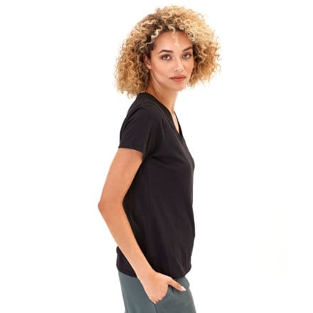 Threads 4 Thought Pattie Classic V-Neck T-Shirt - Women's 2