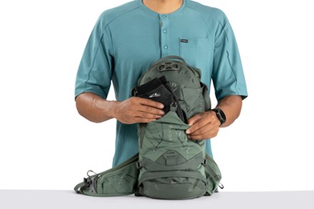 Osprey Raptor 14 Hydration Pack - Men's 8