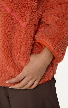 SENIQ Wooluxe Fleece Pullover - Women's 4