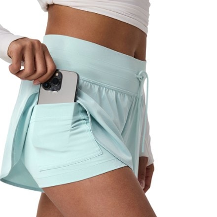 Vuori Daily Speed Shorts - Women's 4