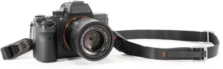 Peak Design Camera Leash In use (Black)