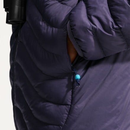 Nike ACG Lava Flow Hooded Insulated Jacket - Men's 8