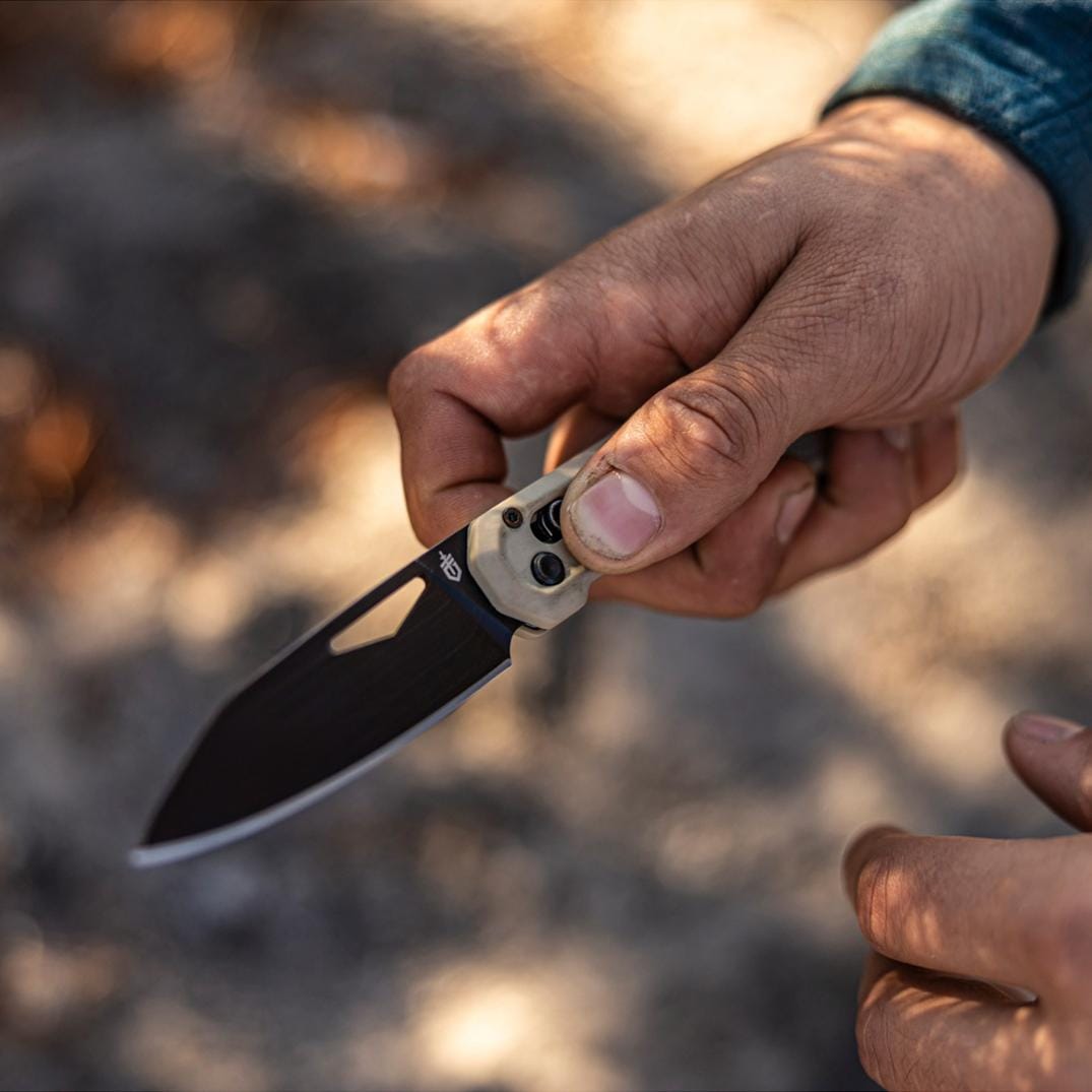 Location Image for Vista Clip Folding Knife
