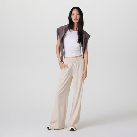 Vuori Villa Wideleg Pants - Women's 3