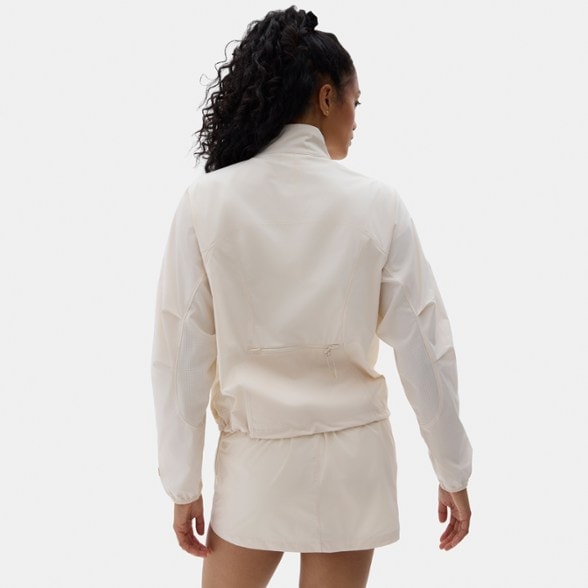 On Body Image of color Oatmilk