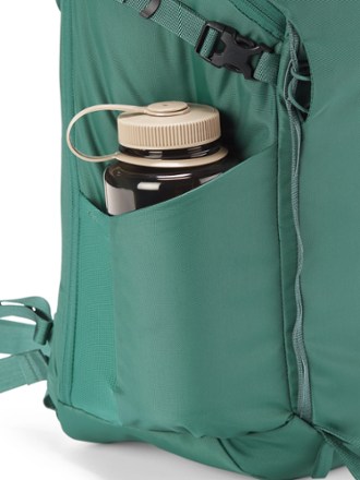 REI Co-op Ruckpack 30 Pack Bottle pocket (water bottle not included)