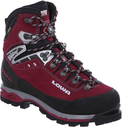 mountain climbing boots womens