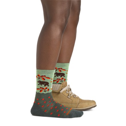 Darn Tough Wild Life Crew Lightweight Lifestyle Socks 1