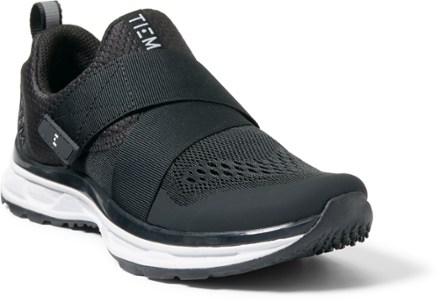 TIEM Slipstream Indoor Cycling Shoes - Women's 3/4 view (Black/Black)
