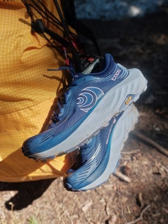 Location Image of color Navy/Light Blue
