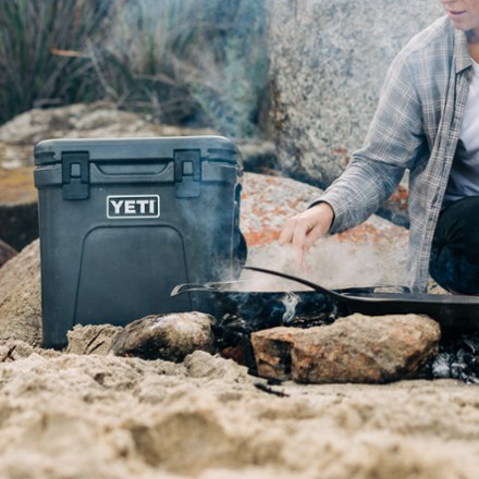 Yeti Charcoal Roadie 24 Cooler