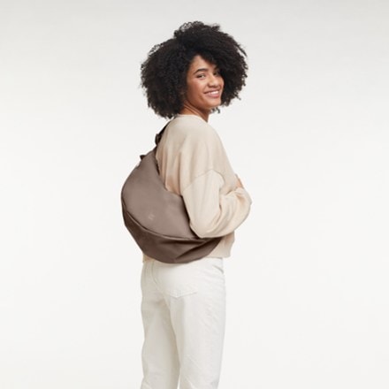 GOT BAG Moon Bag Large 5