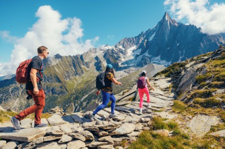 Location Image for Swift 16 H2O Hydration Pack - 2024 - Women's