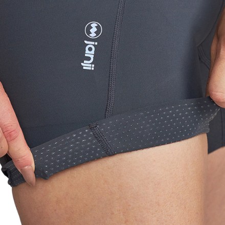 Janji Pace 5" Shorts - Women's 6