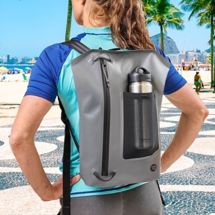 Nite Ize RunOff Waterproof 12 L Pack 7