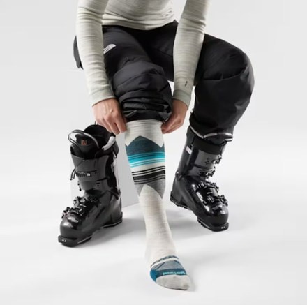 Location Image for Ski Targeted Cushion Pattern Over The Calf Socks - Women's