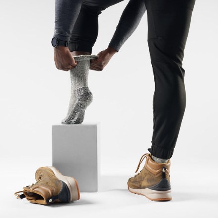 Smartwool Classic Hike Extra Cushion Crew Socks 1