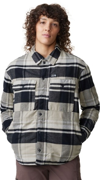 On Body Image of color Oyster Shell