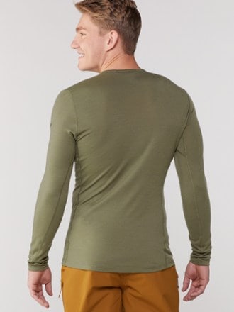 Icebreaker Merino 200 Oasis Long-Sleeve Crewe Thermal Top - Men's 2