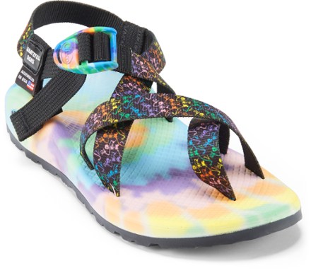 tie dye chacos