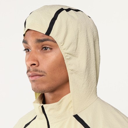 スポーツウェア】HOODED JACKET WHITE【Volt】 On Performance Volt