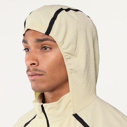 On Performance Volt Jacket - Men's 5