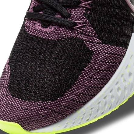 Nike React Infinity Run Flyknit 2 Road-Running Shoes - Women's 5