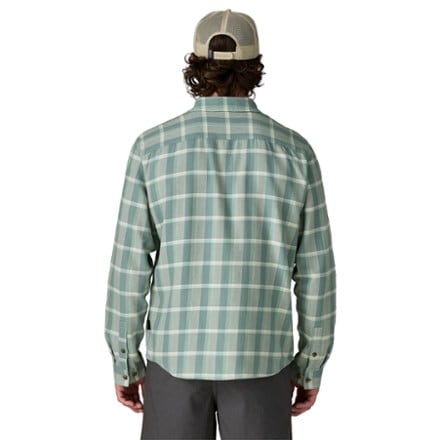 Patagonia Long-Sleeve Lightweight Fjord Flannel Shirt - Men's 2