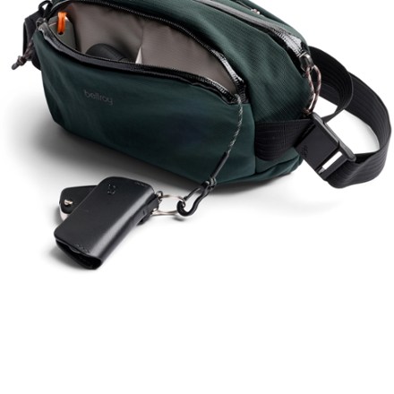 Bellroy Venture Sling 2.5 L 4