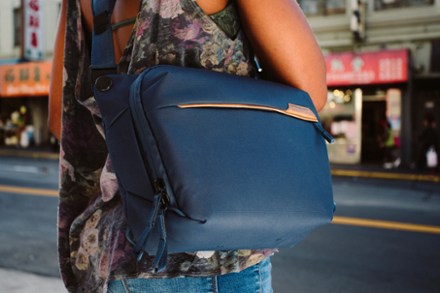Location Image for Everyday Sling V2 6L