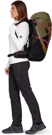 Mammut Ducan Spine 55 Pack - Women's 3