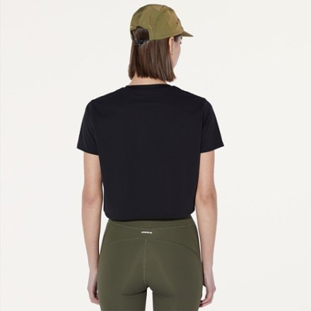 CIRCLE Smooth Operator Crop T-Shirt 2.0 - Women's 2