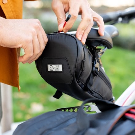 Two Wheel Gear Commute Seat Pack - Large 10