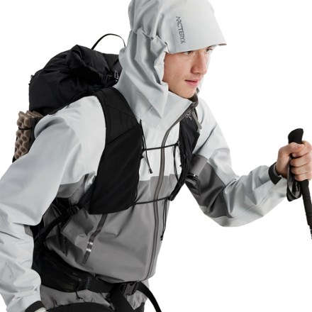 Arc'teryx Beta AR Jacket - Men's 8