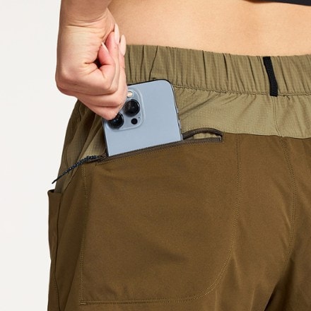 Janji Trekker 4" Shorts - Women's 6