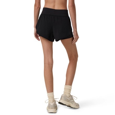 Vuori Daily Speed Shorts - Women's 2