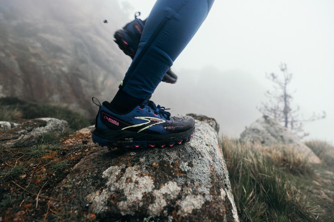Location Image for Cascadia 18 GTX Trail-Running Shoes - Women's