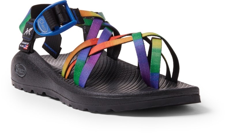 3/4 front view (Pride)