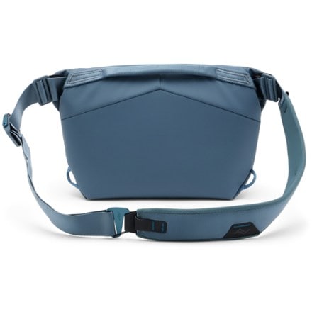 Peak Design Everyday Sling Bag 1