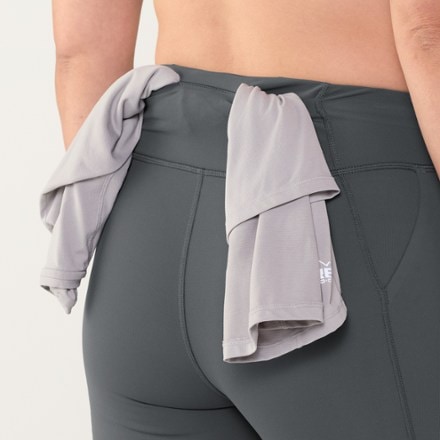 Janji Pace 7" Shorts - Women's 6