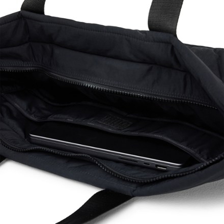 Vuori All Around Tote 2