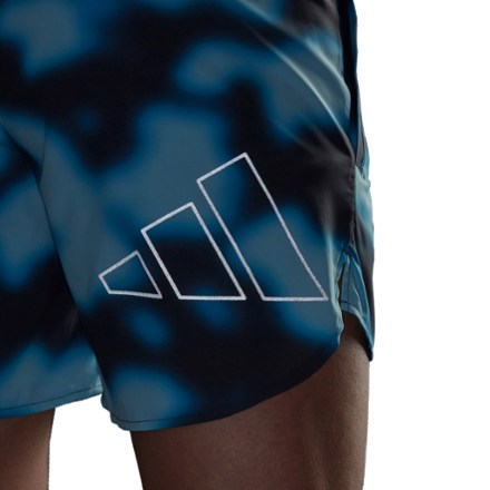 adidas Run Icons Logo Graphic AOP Shorts - Men's 4
