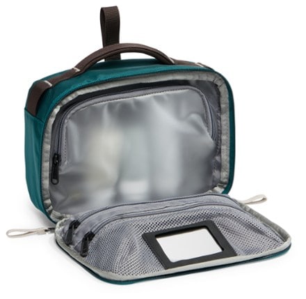 The North Face Base Camp Voyager Toiletry Kit 2
