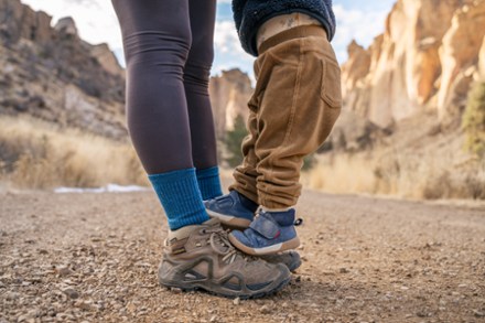 Location Image for Eve Light Weight Hiker Crew Socks - Women's
