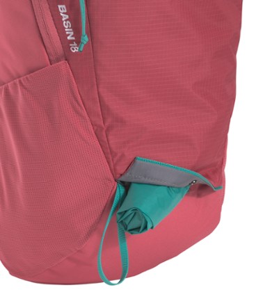 The North Face Basin 18 Pack 6