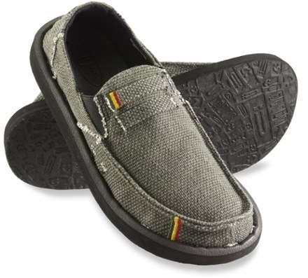 sanuk slip ons mens