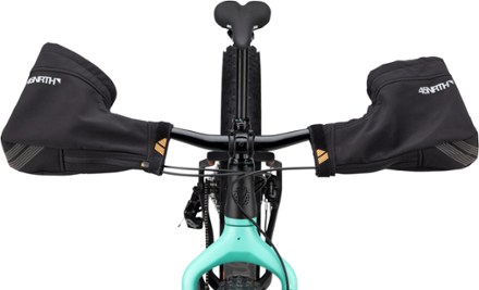 Product Image of color Black