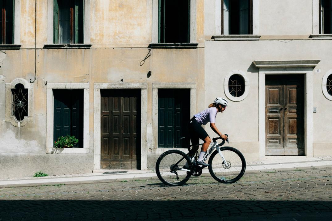 Location Image for Genius X WYVE Road Cycling Shoes - Women's