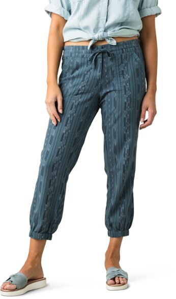 On Body Image of color Nickel Jacquard