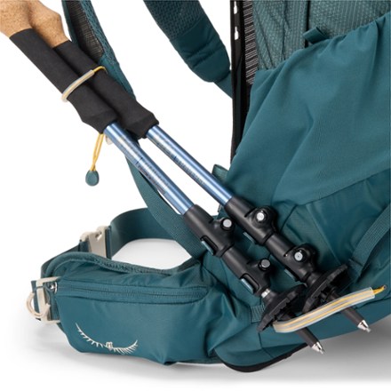 Osprey Manta 34 Hydration Pack - Men's Trekking poles not included